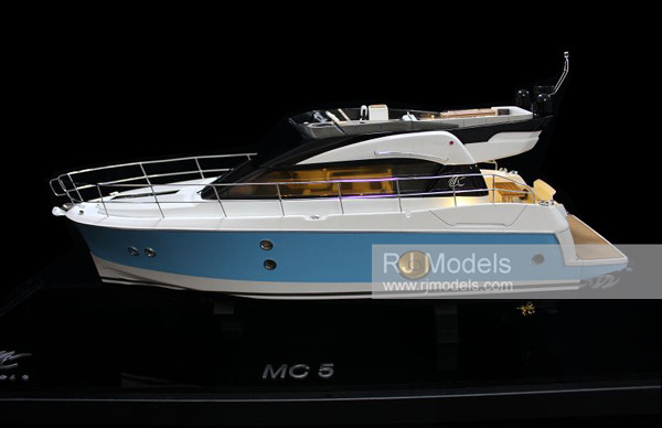 15. Motorboat Monte Carlo 5 - Powerboat Beneteau