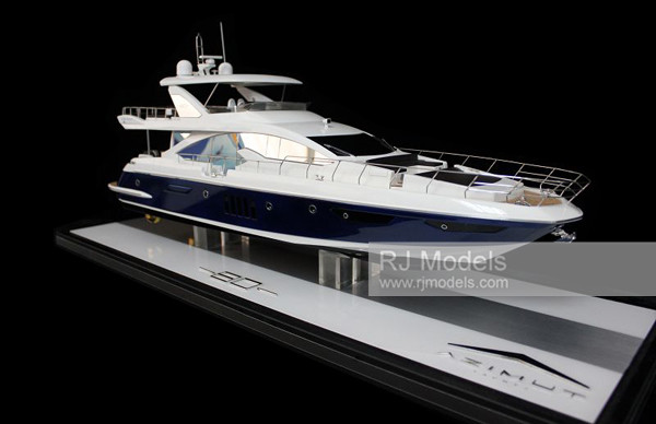 4. Azimut Flybridge 80 yacht model
